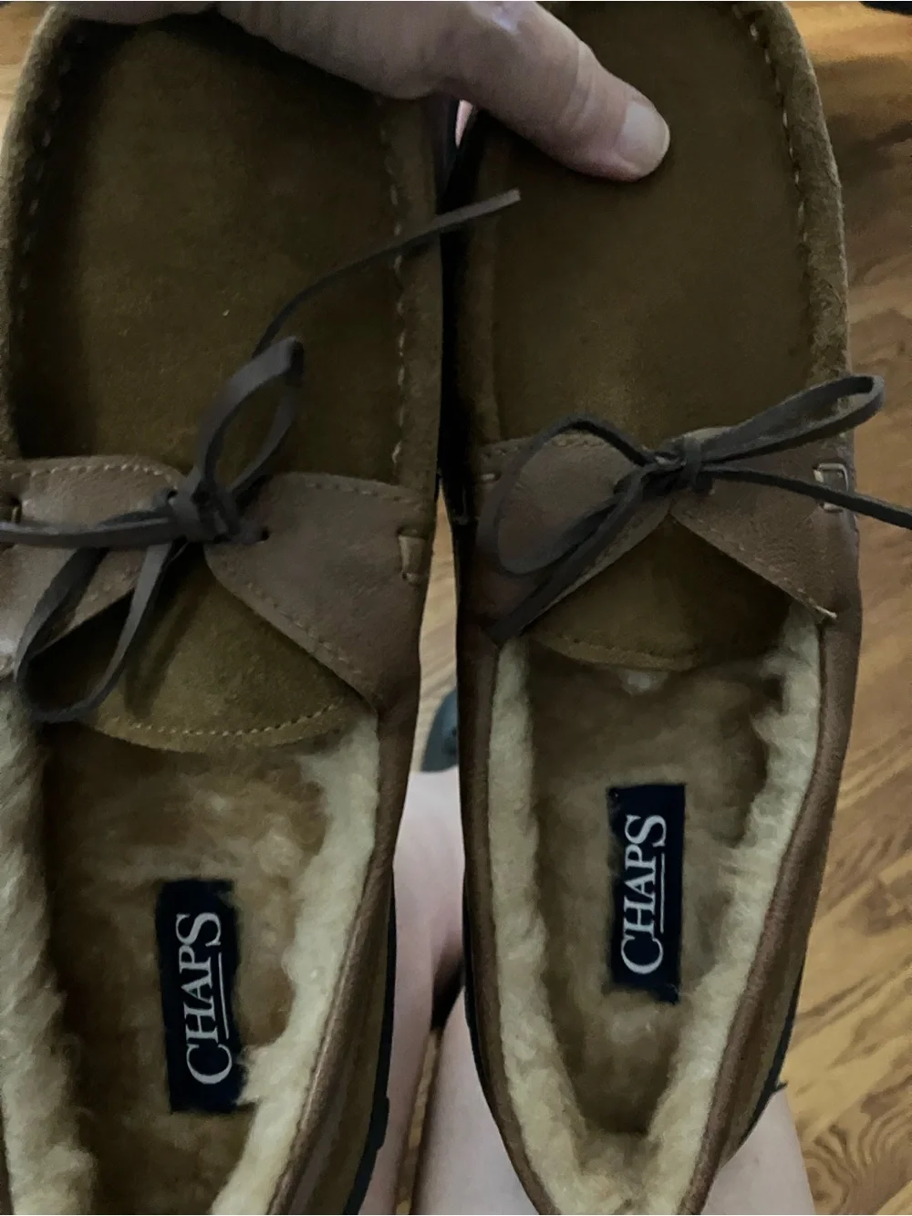 Chaps Men’s Brown Suede Moccasin Slippers size M 8-9